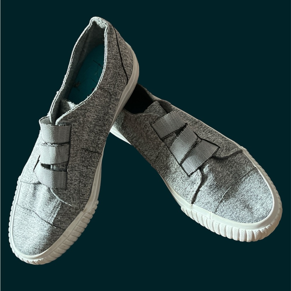 Gray/White Variegated Blowfish Malibu Sneaker - Size 7